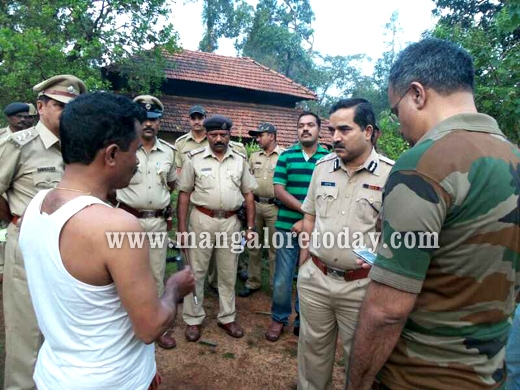 Naxals set ablaze GP members vehicles at Kutlur